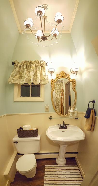 Deluxe King Room,1698087064:JPEG